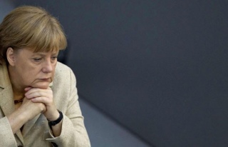 Merkel: Türkiye'deki gelişmeler bizi endişelendiriyor
