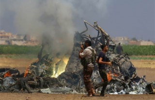 Suriye’de Rus helikopteri düşürüldü Pilot...