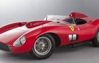 Tarihin en pahalı Ferrari’si sattıldı