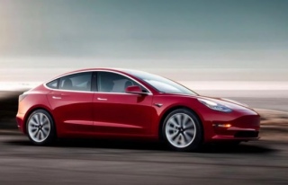 Tesla Model 3 üretimine ara verdi