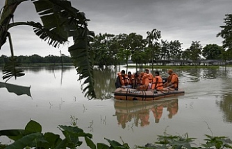 Hindistan'da sel nedeniyle 23'ü asker 30 kişi kayboldu
