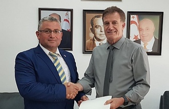 Arıklı yeni Posta Dairesi Müdürü Yakup İskener'i kabul etti