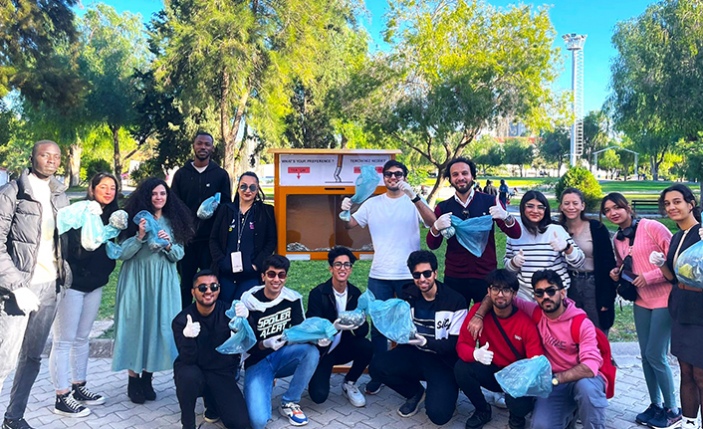 DAÜ’nün Uluslararası öğrencilerinden kampüs temizliği
